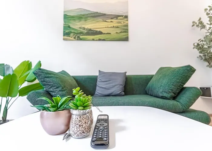 Lovely 1br & 1lr Ground Floor Gem 15 Min To Center Via U3 Bécs